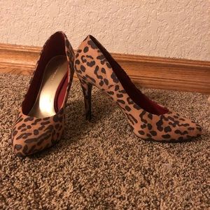 Leopard print pumps!